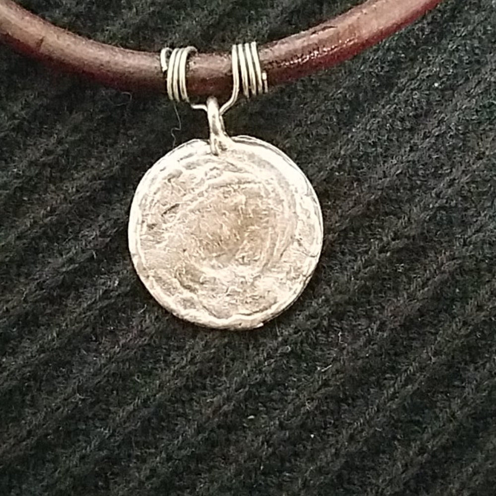 Choker - Picture 4 of 6
